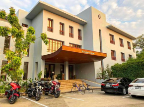 Гостиница Riverhouse Resort  Mae Sariang